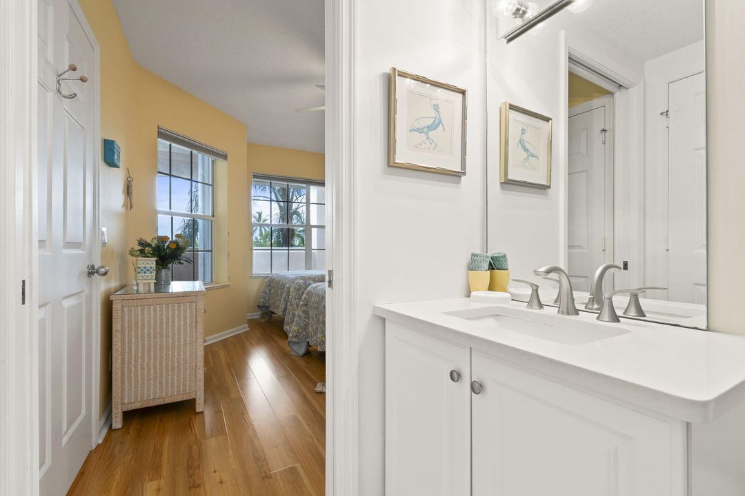 For Sale: $629,900 (2 beds, 2 baths, 1204 Square Feet)