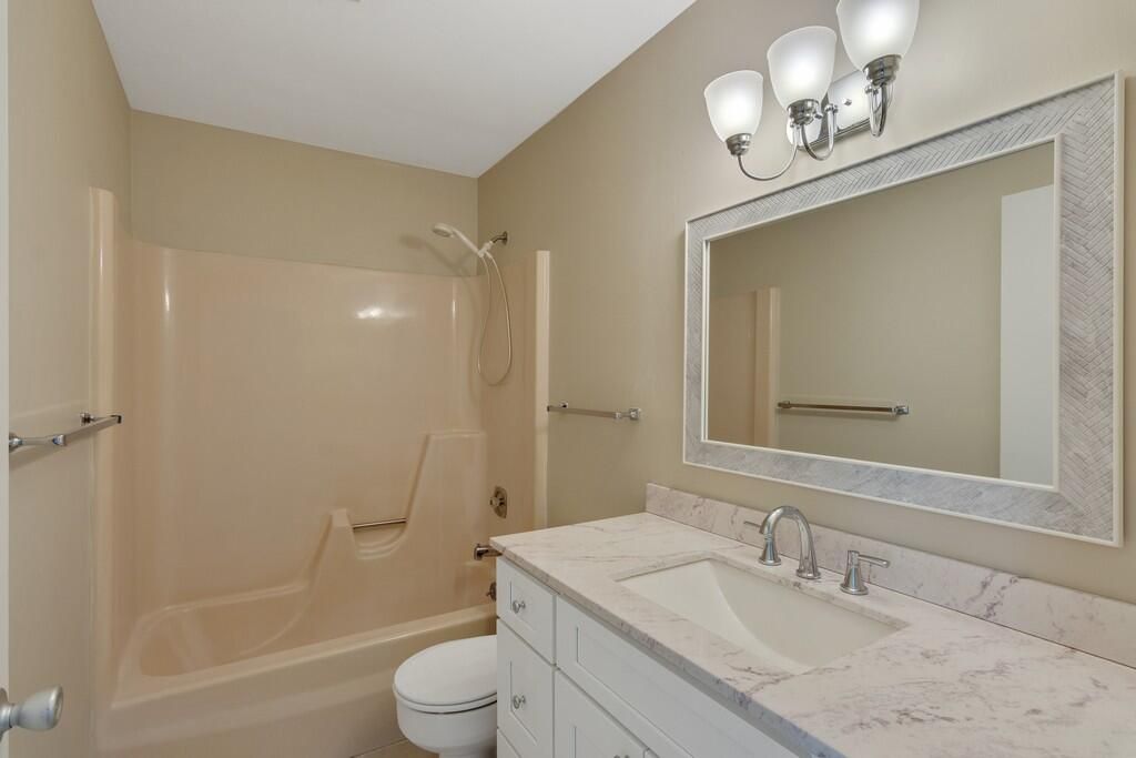 待售: $125,000 (2 贝兹, 2 浴室, 1000 平方英尺)