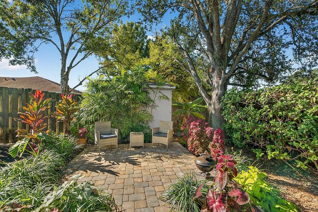 Под контрактом: $339,000 (3 спален, 2 ванн, 1440 Квадратных фут)