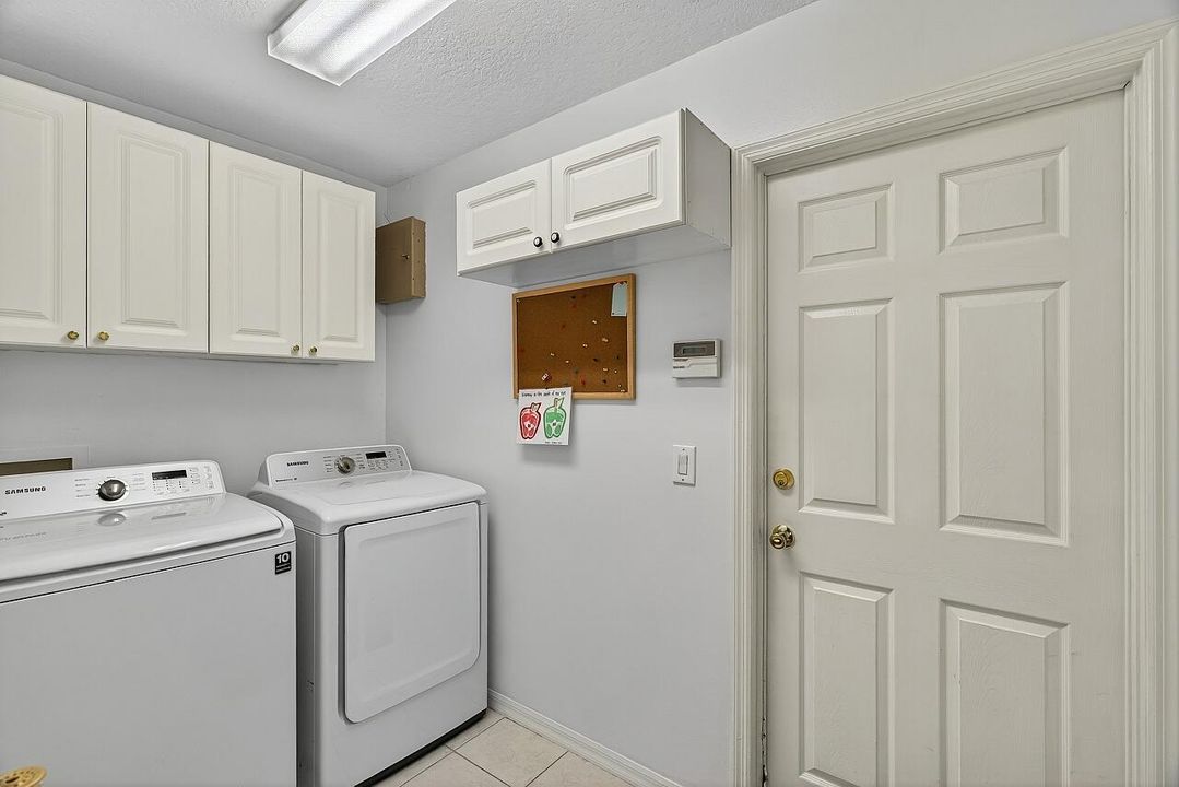 Под контрактом: $339,000 (3 спален, 2 ванн, 1440 Квадратных фут)