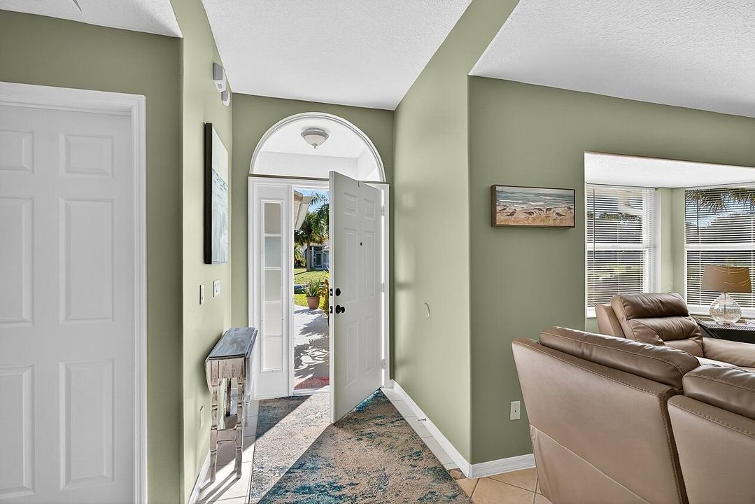 Под контрактом: $339,000 (3 спален, 2 ванн, 1440 Квадратных фут)