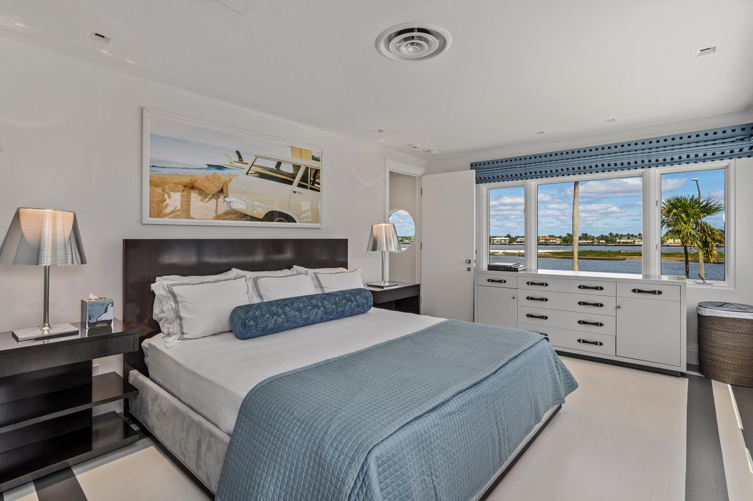 For Sale: $24,950,000 (6 beds, 7 baths, 6212 Square Feet)