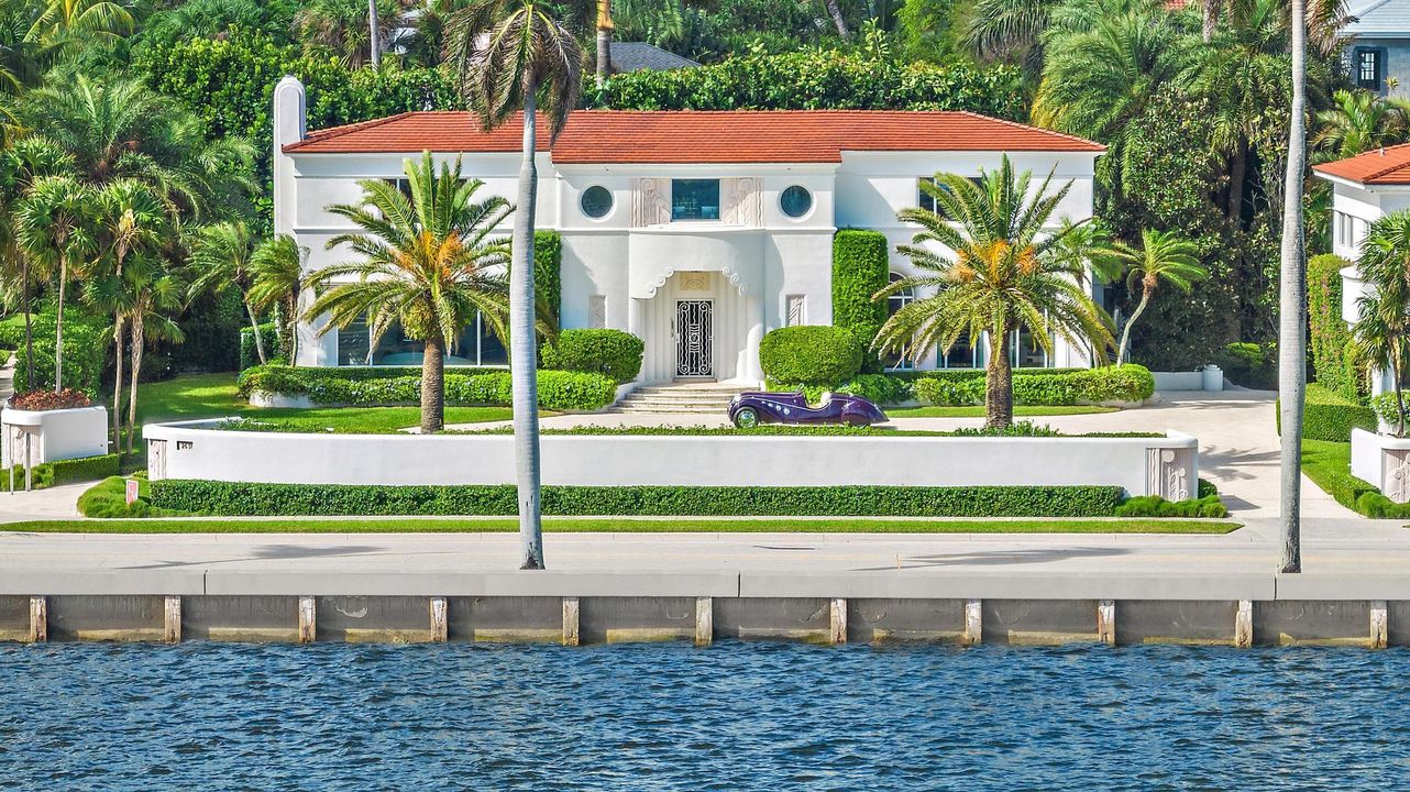 For Sale: $24,950,000 (6 beds, 7 baths, 6212 Square Feet)