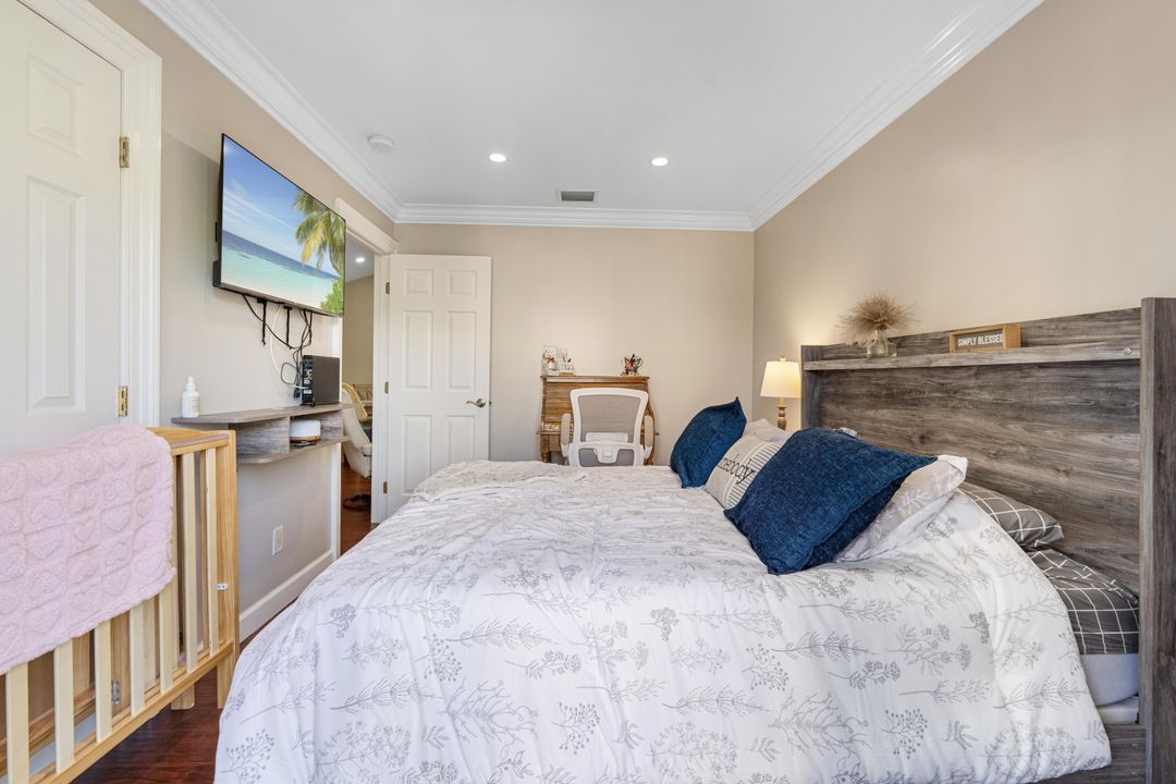 待售: $240,000 (2 贝兹, 2 浴室, 874 平方英尺)