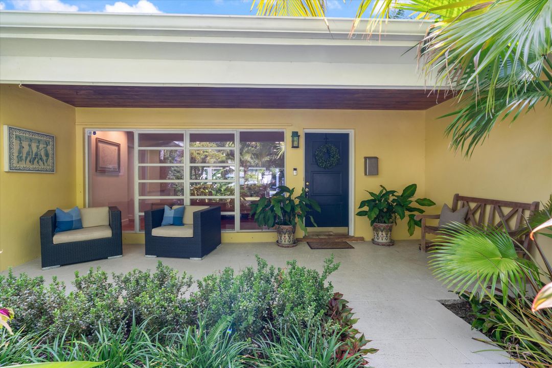 For Sale: $2,287,000 (6 beds, 5 baths, 3740 Square Feet)