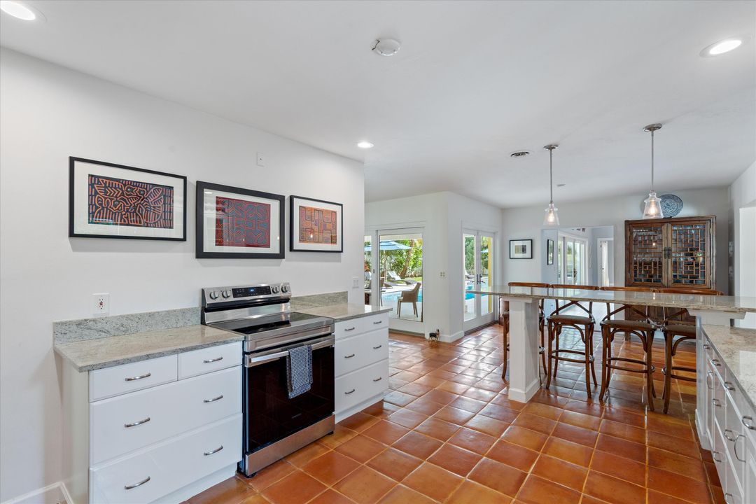 For Sale: $2,287,000 (6 beds, 5 baths, 3740 Square Feet)