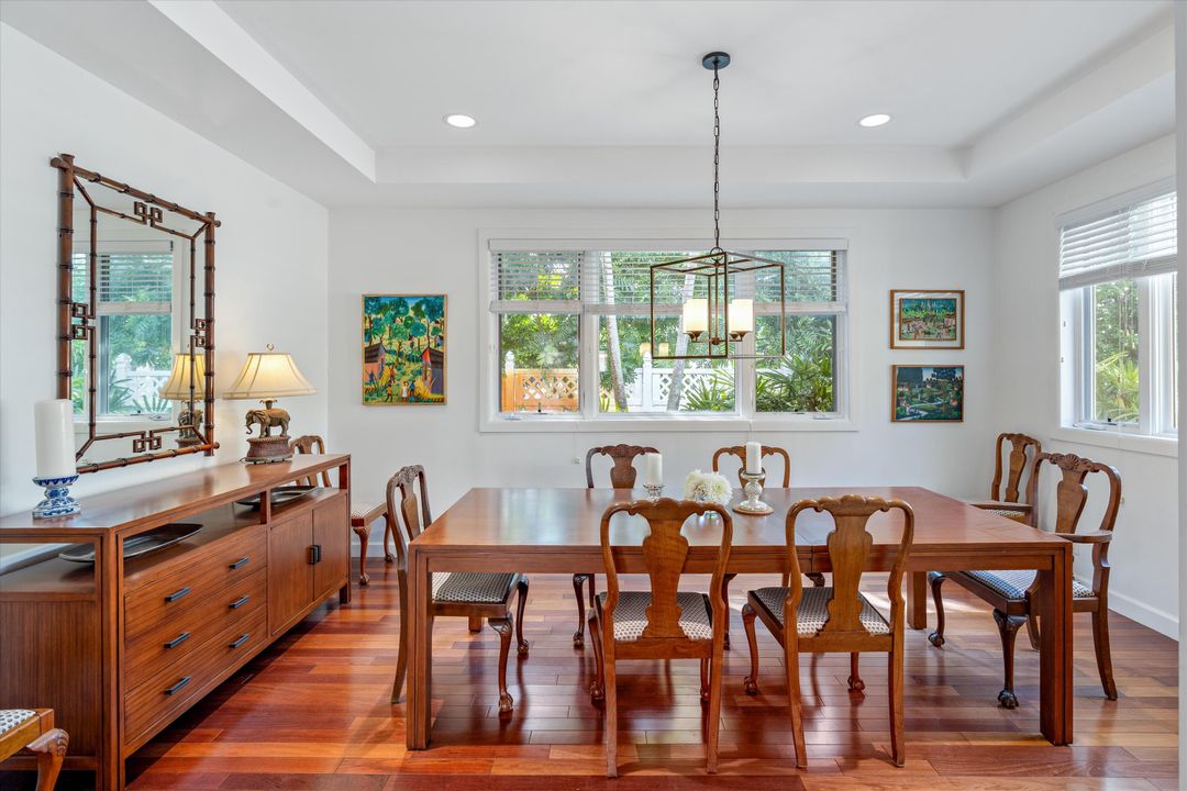 For Sale: $2,287,000 (6 beds, 5 baths, 3740 Square Feet)