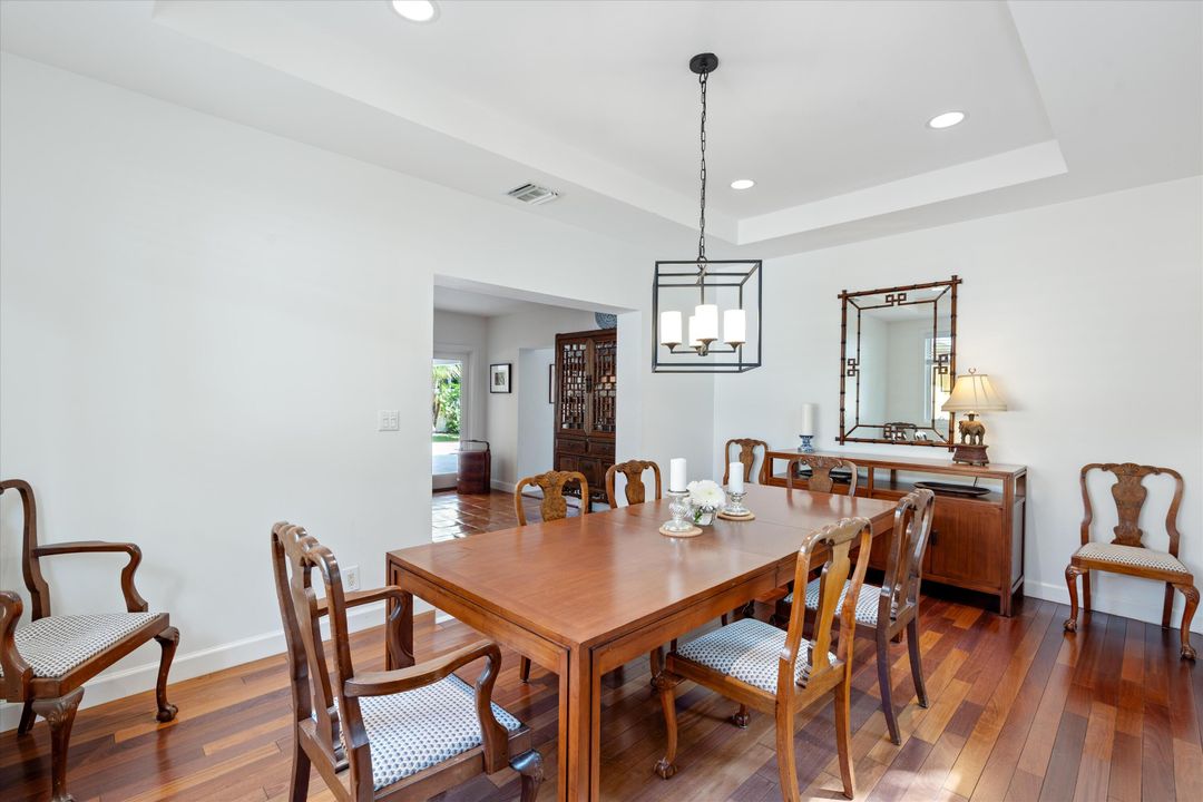 For Sale: $2,287,000 (6 beds, 5 baths, 3740 Square Feet)