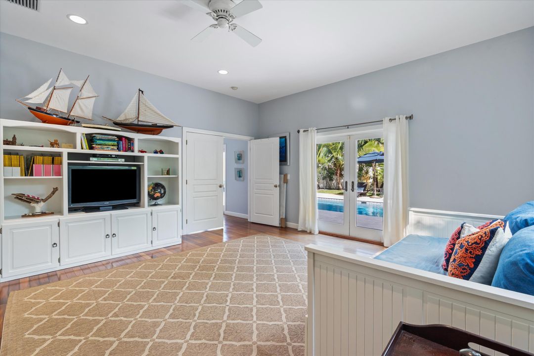 For Sale: $2,287,000 (6 beds, 5 baths, 3740 Square Feet)