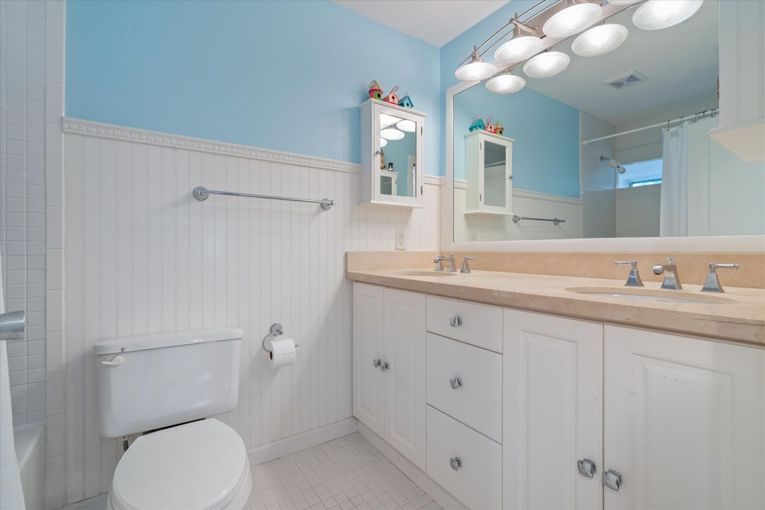 For Sale: $2,287,000 (6 beds, 5 baths, 3740 Square Feet)