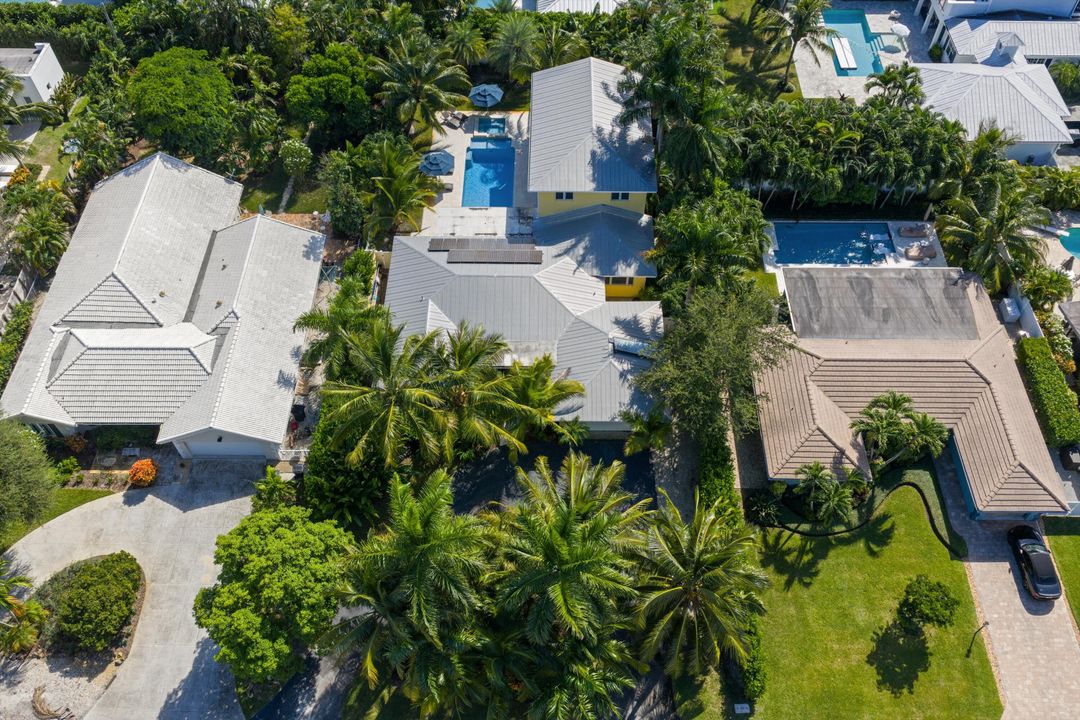 For Sale: $2,287,000 (6 beds, 5 baths, 3740 Square Feet)