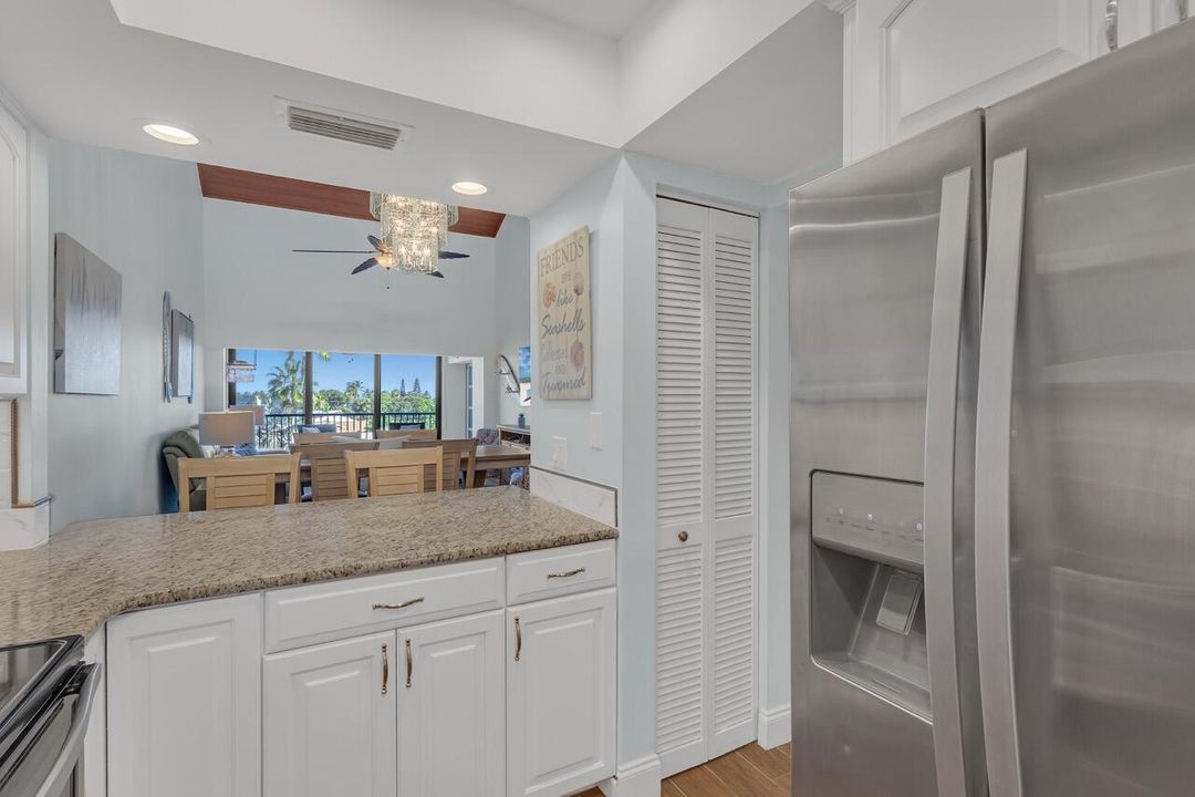 Под контрактом: $329,999 (2 спален, 2 ванн, 1258 Квадратных фут)