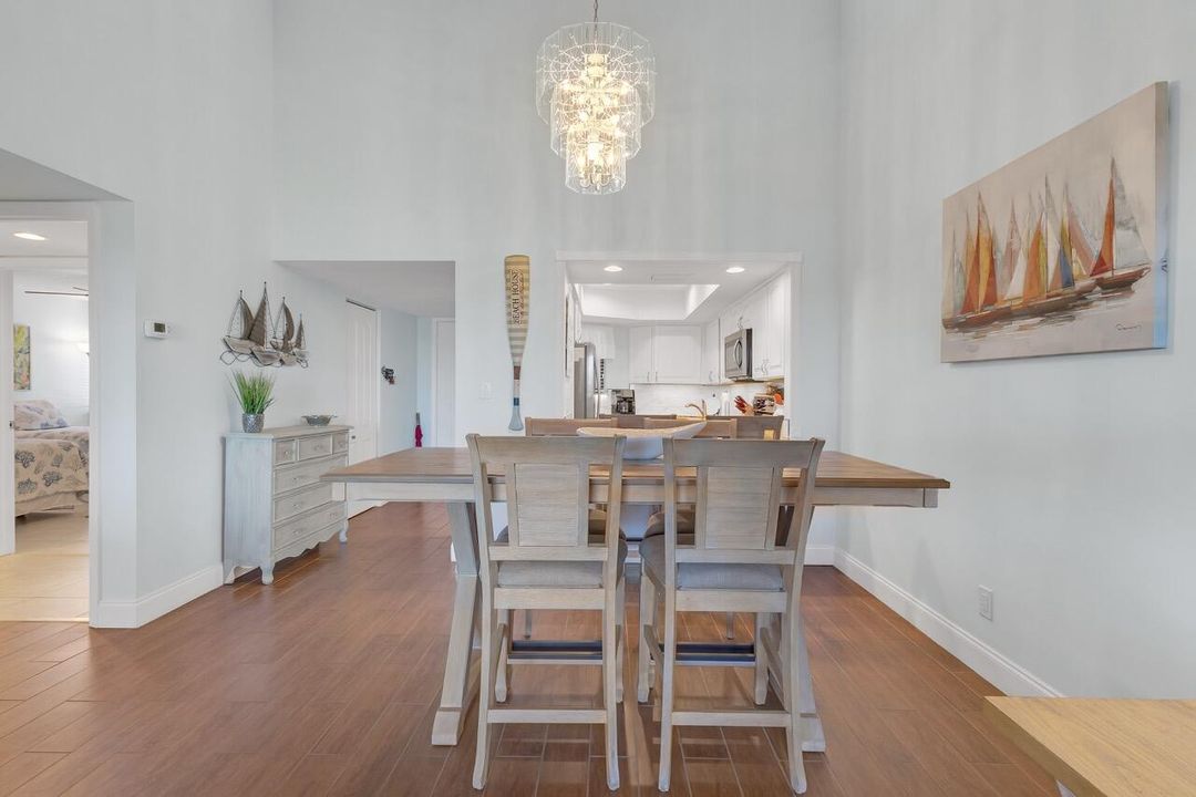 Под контрактом: $329,999 (2 спален, 2 ванн, 1258 Квадратных фут)