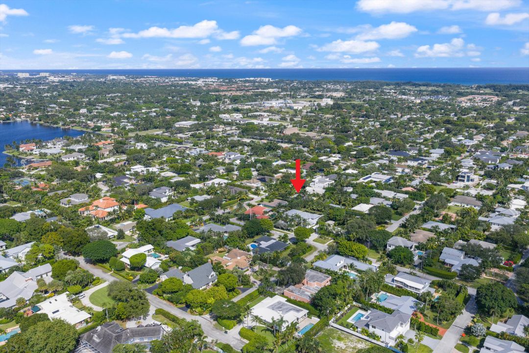 For Sale: $2,287,000 (6 beds, 5 baths, 3740 Square Feet)