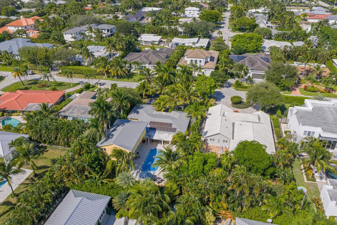 For Sale: $2,287,000 (6 beds, 5 baths, 3740 Square Feet)