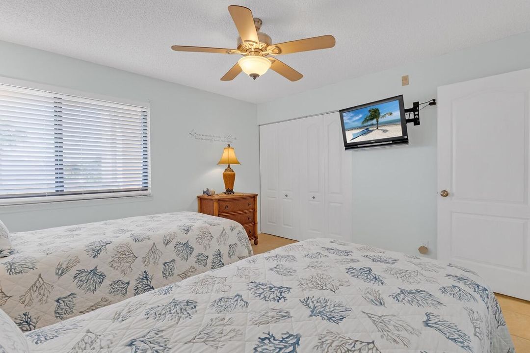 Под контрактом: $329,999 (2 спален, 2 ванн, 1258 Квадратных фут)