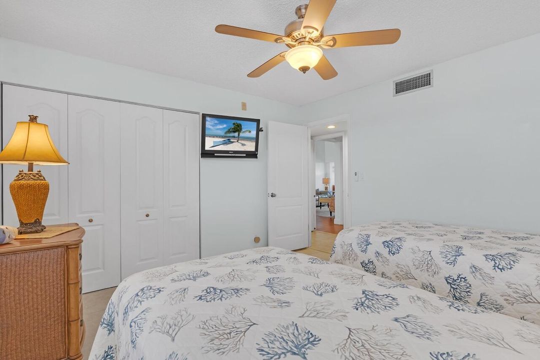 Под контрактом: $329,999 (2 спален, 2 ванн, 1258 Квадратных фут)