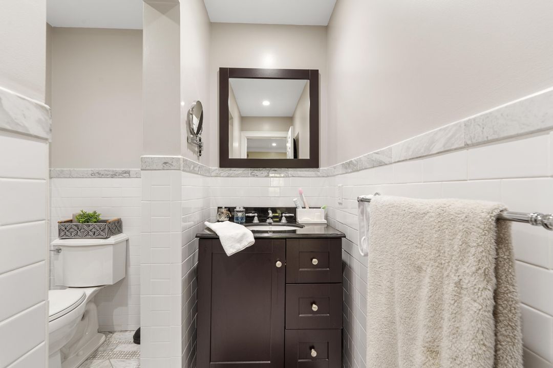 待售: $240,000 (2 贝兹, 2 浴室, 874 平方英尺)