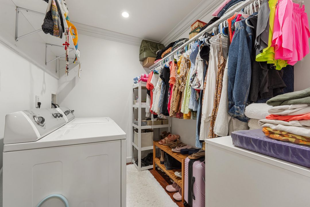 待售: $240,000 (2 贝兹, 2 浴室, 874 平方英尺)