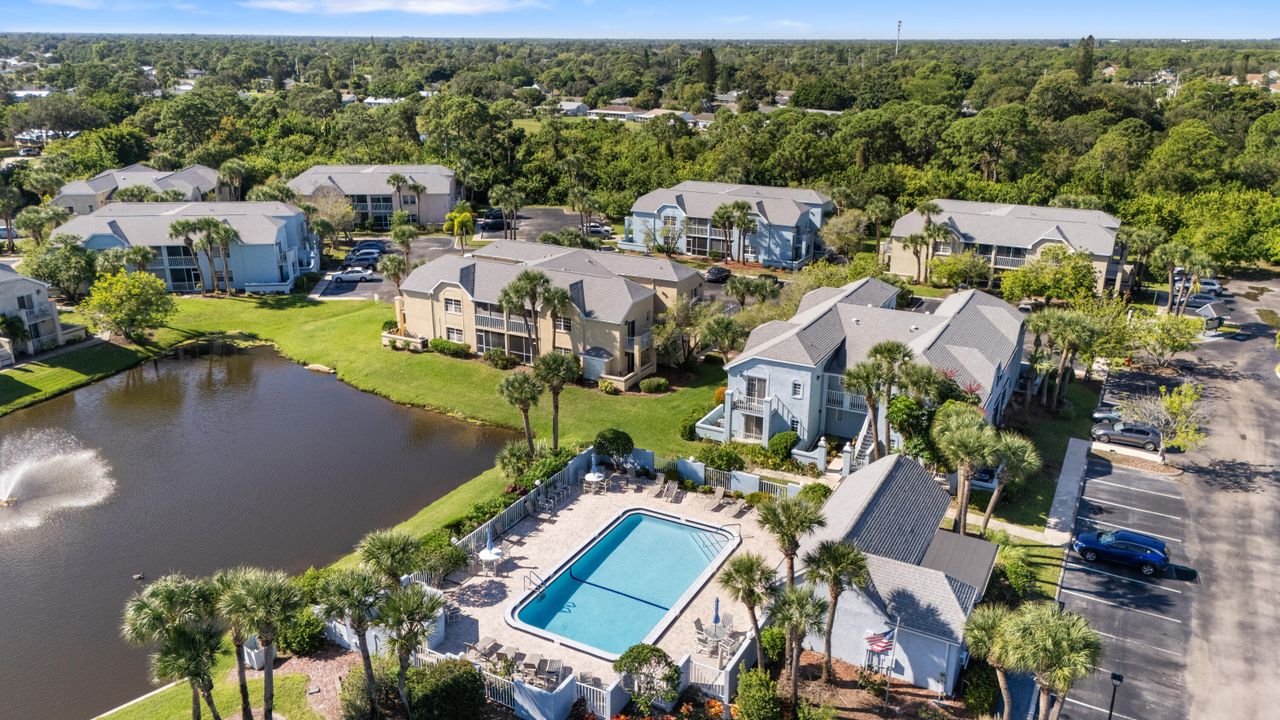 待售: $240,000 (2 贝兹, 2 浴室, 874 平方英尺)