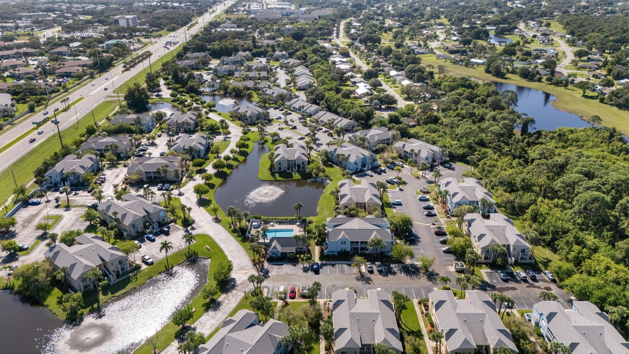 待售: $240,000 (2 贝兹, 2 浴室, 874 平方英尺)