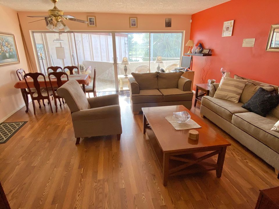 На продажу: $154,950 (2 спален, 2 ванн, 1080 Квадратных фут)