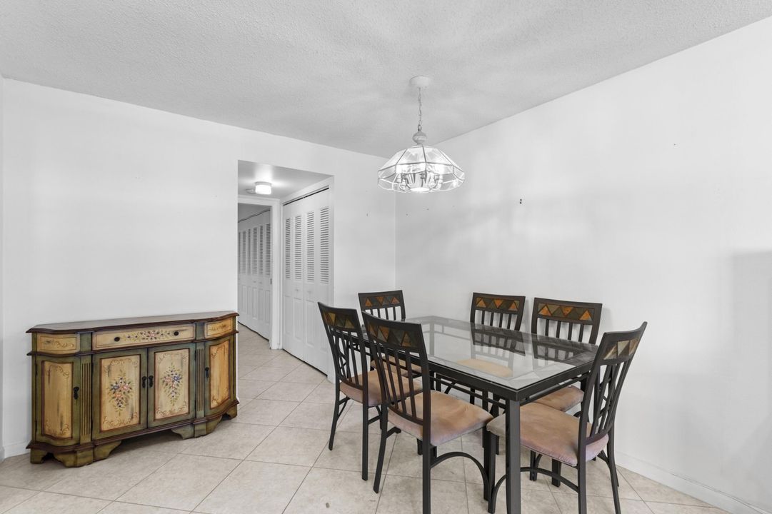 待售: $65,000 (1 贝兹, 1 浴室, 792 平方英尺)