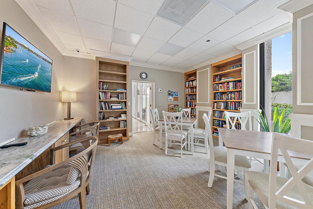 For Sale: $1,200,000 (2 beds, 2 baths, 1435 Square Feet)