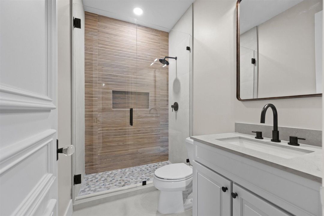 Active With Contract: $18,000 (3 beds, 3 baths, 3084 Square Feet)