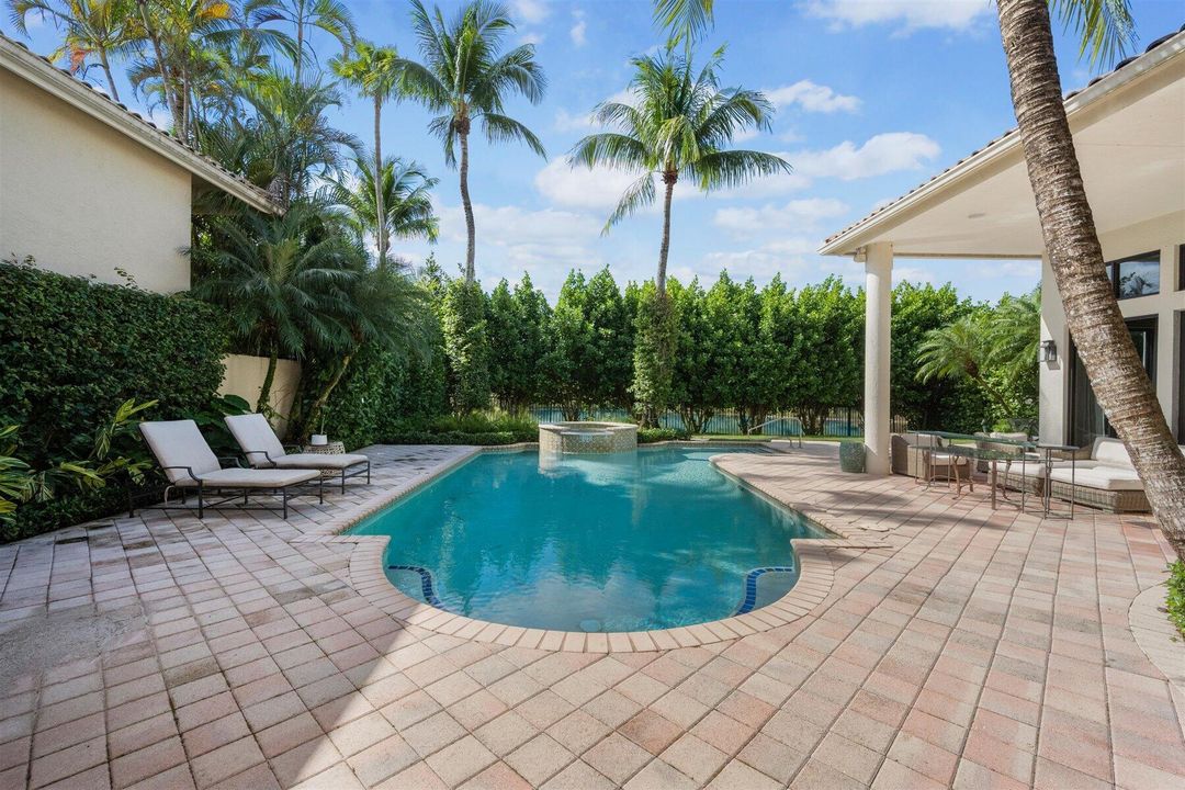 Active With Contract: $18,000 (3 beds, 3 baths, 3084 Square Feet)