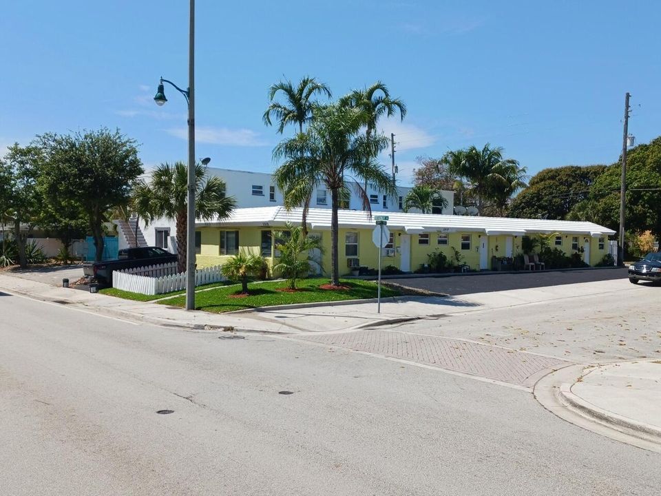 For Rent: $1,595 (1 beds, 1 baths, 450 Square Feet)