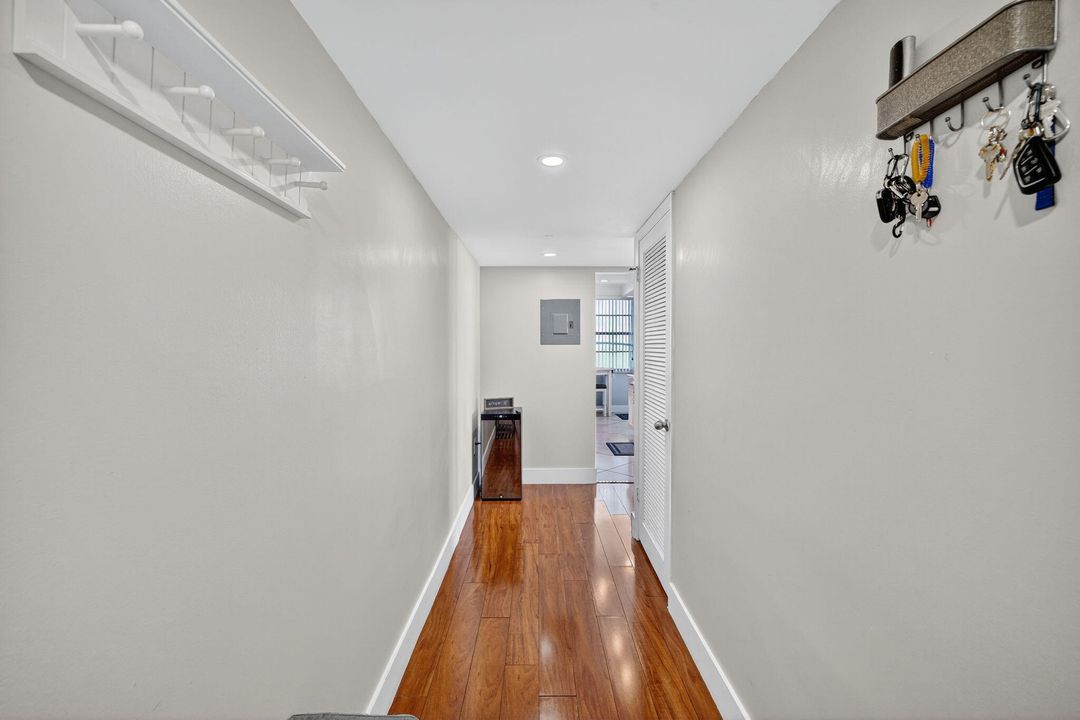 For Sale: $249,000 (2 beds, 2 baths, 1605 Square Feet)