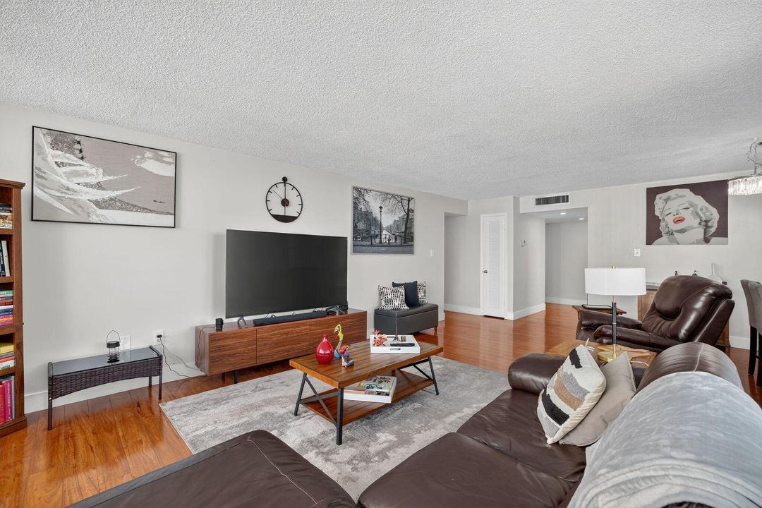 For Sale: $249,000 (2 beds, 2 baths, 1605 Square Feet)