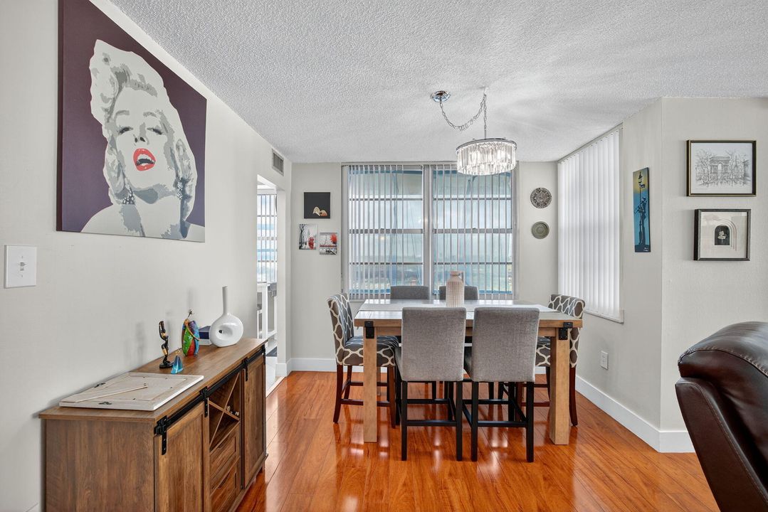 For Sale: $249,000 (2 beds, 2 baths, 1605 Square Feet)