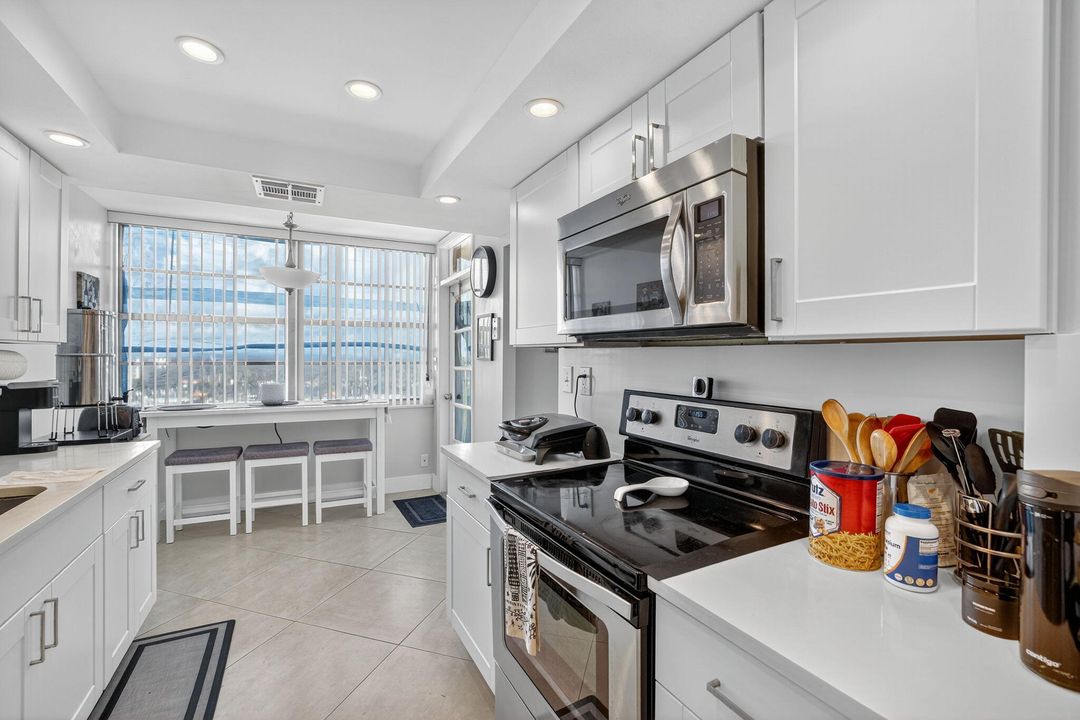 For Sale: $249,000 (2 beds, 2 baths, 1605 Square Feet)