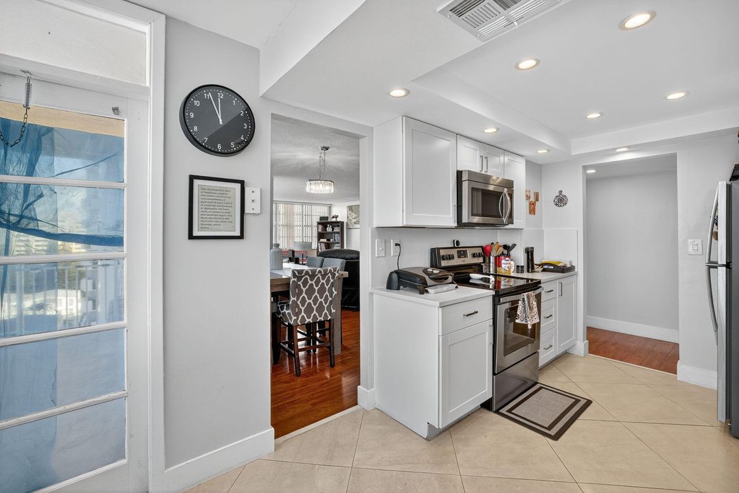 For Sale: $249,000 (2 beds, 2 baths, 1605 Square Feet)