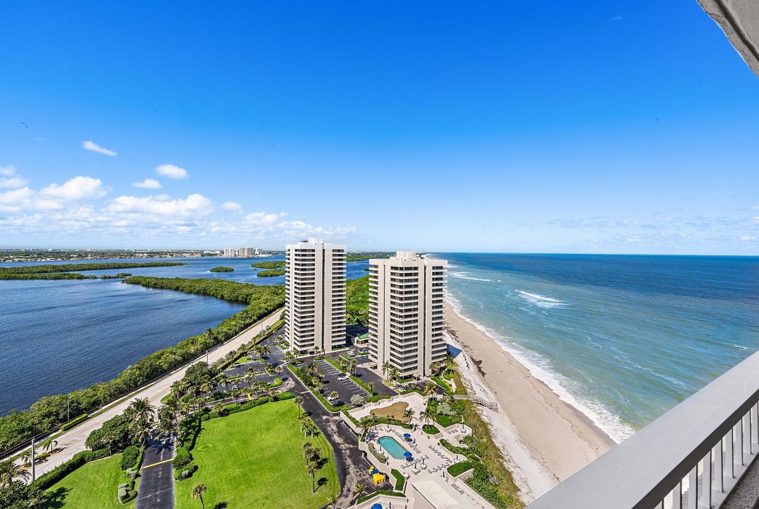 For Sale: $1,200,000 (2 beds, 2 baths, 1435 Square Feet)