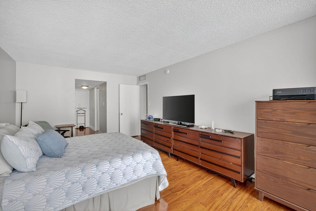 For Sale: $249,000 (2 beds, 2 baths, 1605 Square Feet)