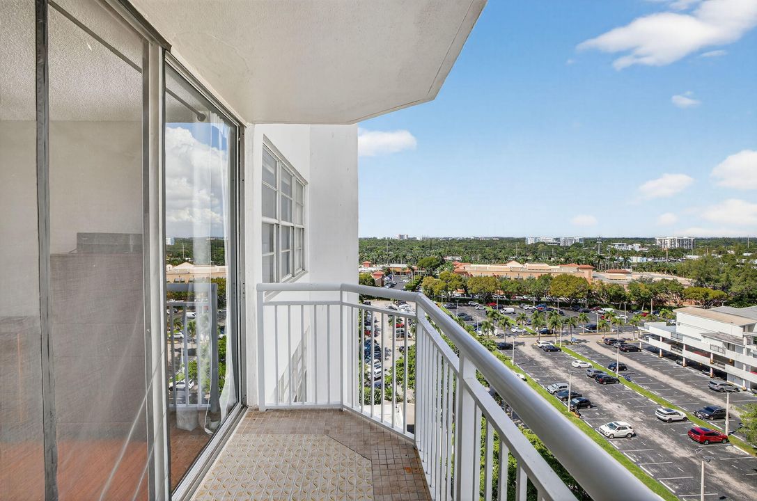 For Sale: $249,000 (2 beds, 2 baths, 1605 Square Feet)