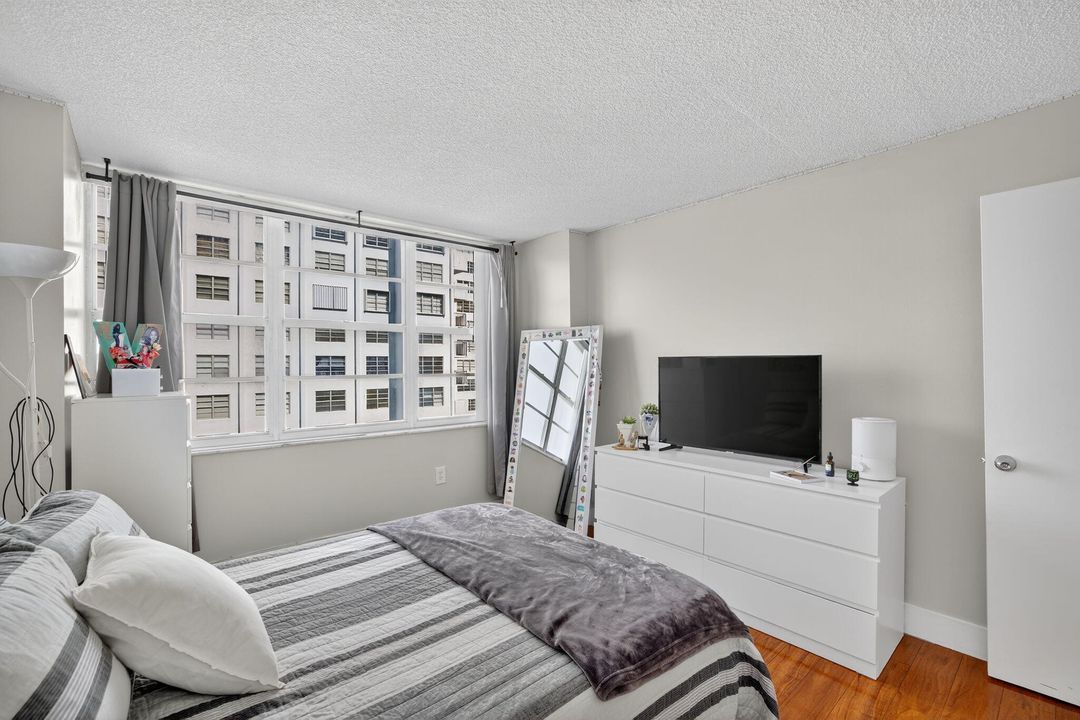 For Sale: $249,000 (2 beds, 2 baths, 1605 Square Feet)