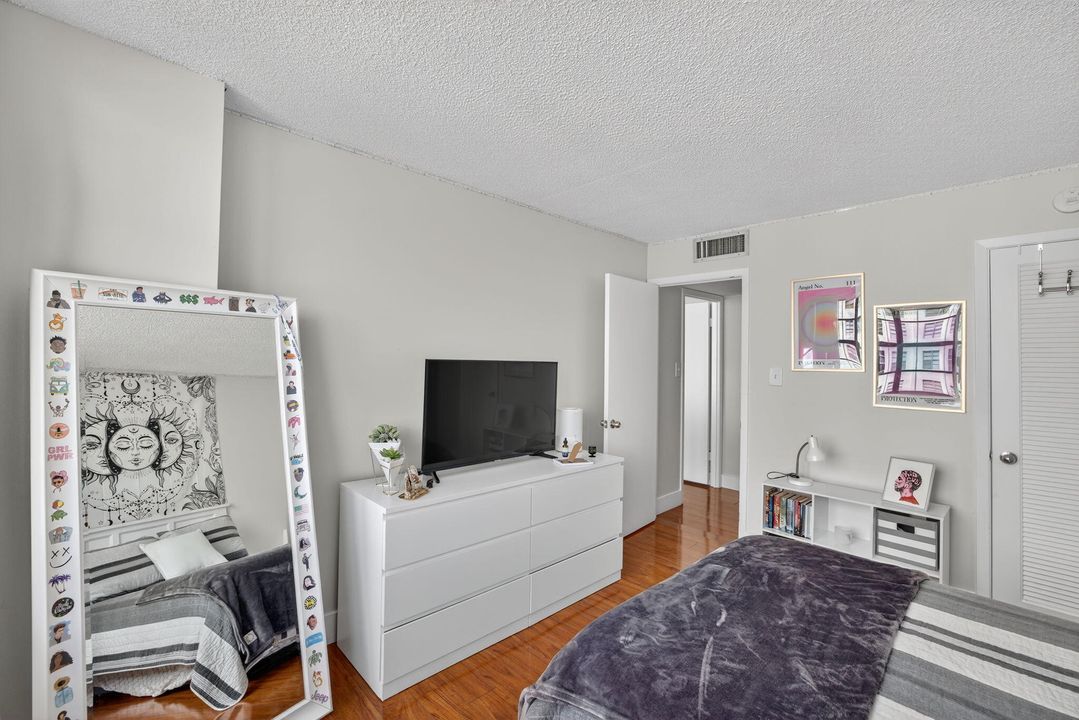 For Sale: $249,000 (2 beds, 2 baths, 1605 Square Feet)