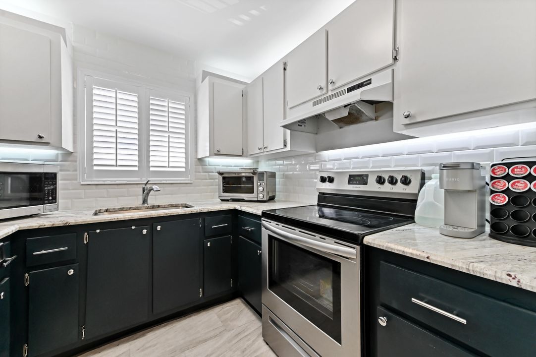 待售: $169,900 (2 贝兹, 2 浴室, 1089 平方英尺)