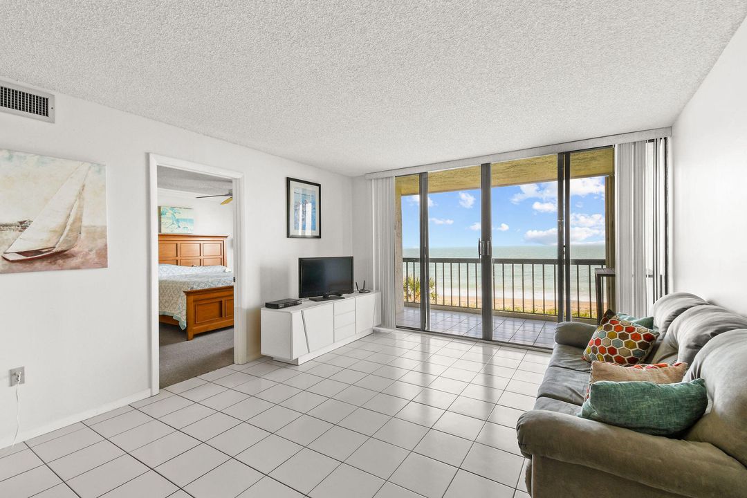 En Venta: $355,000 (2 camas, 2 baños, 1023 Pies cuadrados)