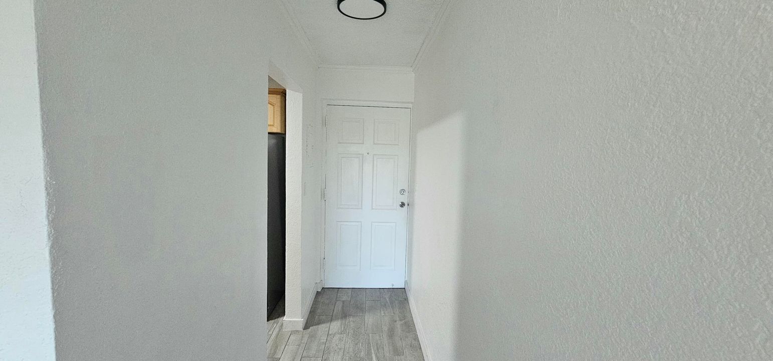 出租: $2,200 (2 贝兹, 1 浴室, 790 平方英尺)