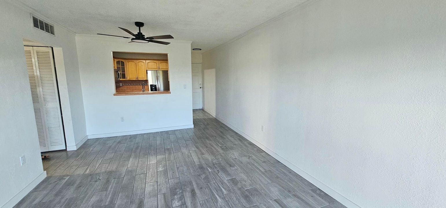 出租: $2,200 (2 贝兹, 1 浴室, 790 平方英尺)