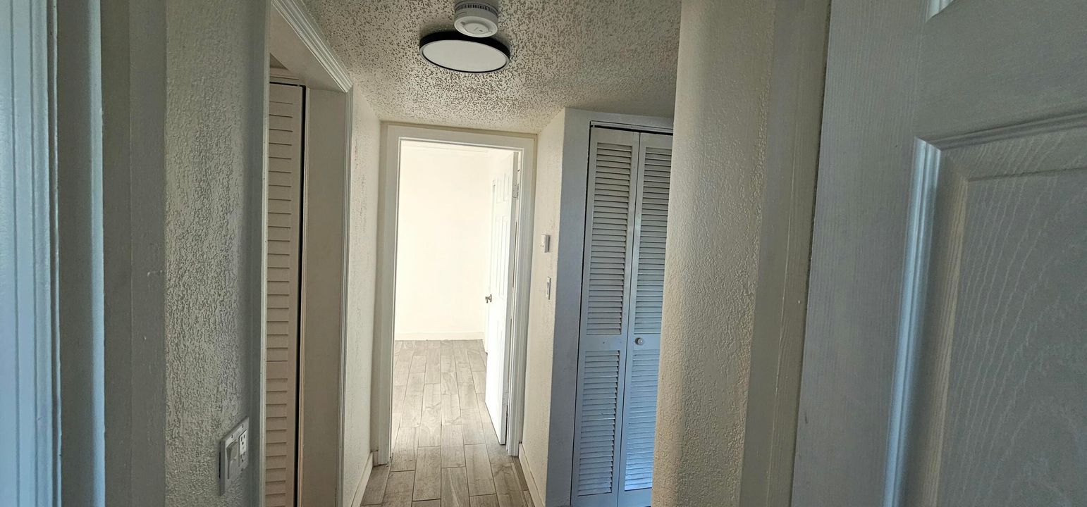 出租: $2,200 (2 贝兹, 1 浴室, 790 平方英尺)