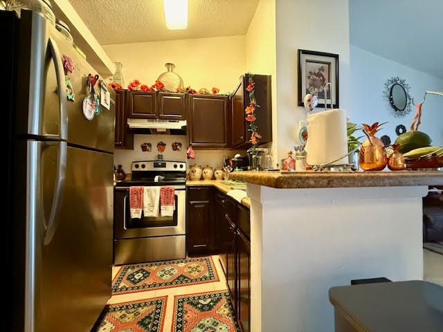 For Sale: $249,000 (2 beds, 1 baths, 1227 Square Feet)