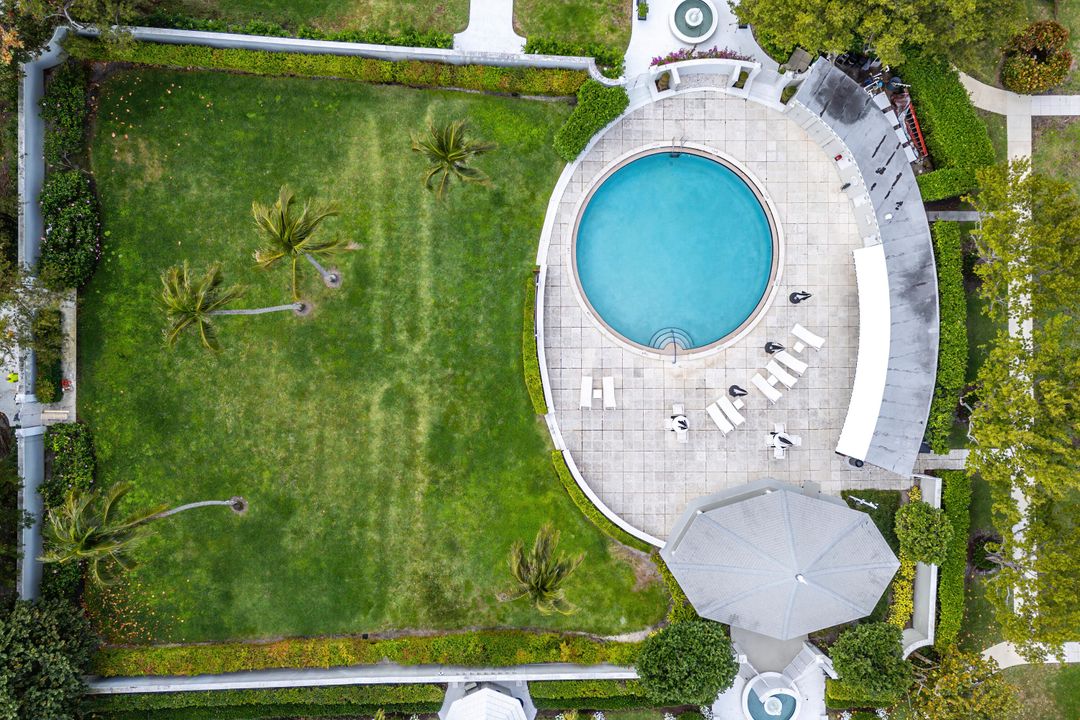 For Sale: $2,695,000 (2 beds, 2 baths, 1949 Square Feet)