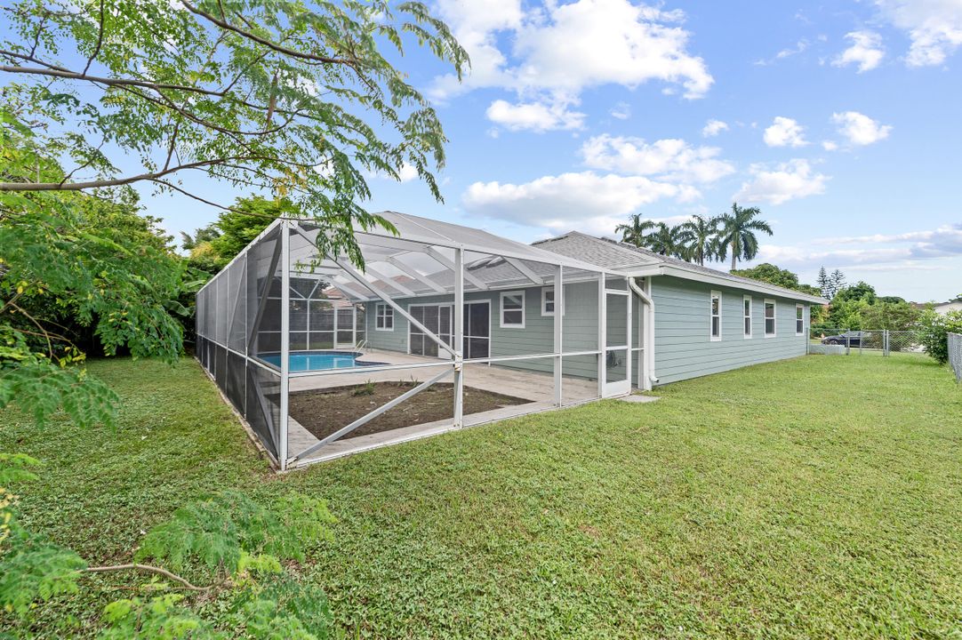 Active With Contract: $520,000 (3 beds, 2 baths, 2024 Square Feet)