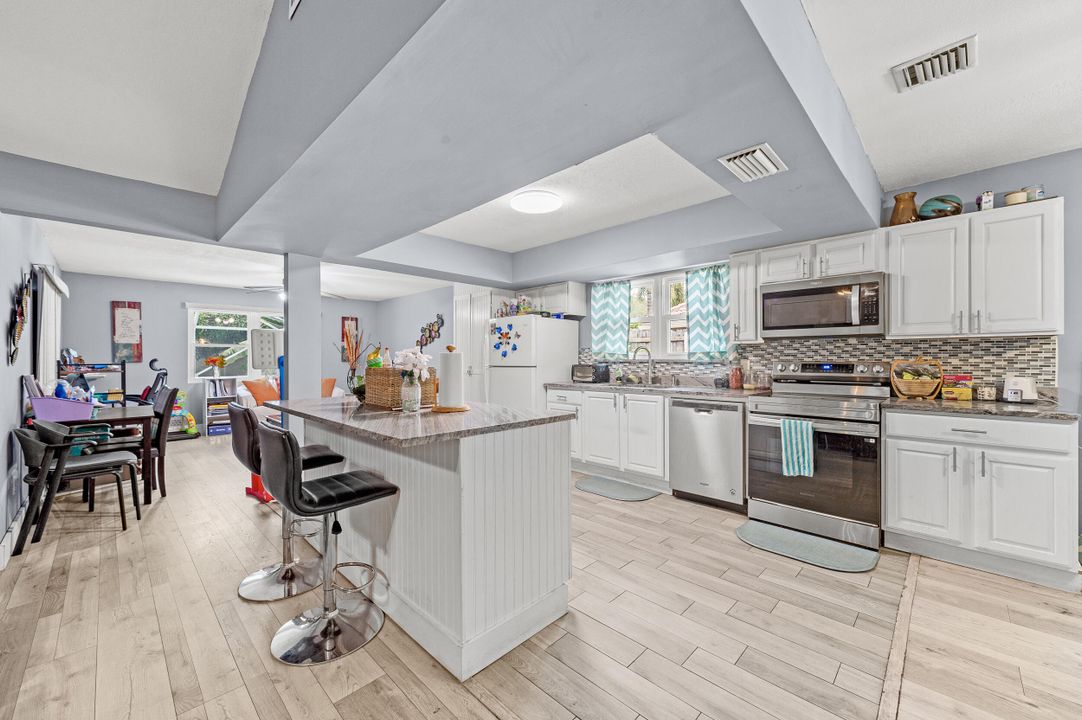 Active With Contract: $520,000 (3 beds, 2 baths, 2024 Square Feet)